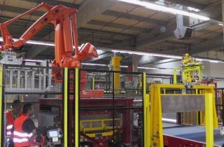 1. Robotical palletisation of cardboard packings