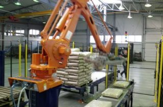 4. Palettierer für Säcke mit Holzpelleten