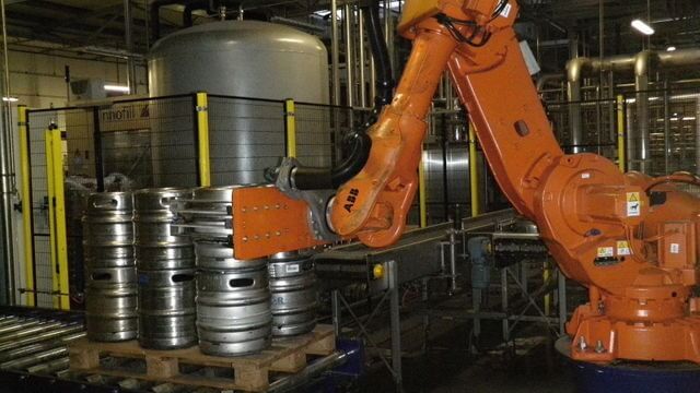 Depalletization of KEG barrels