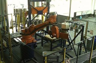 6. Depalletization of KEG barrels