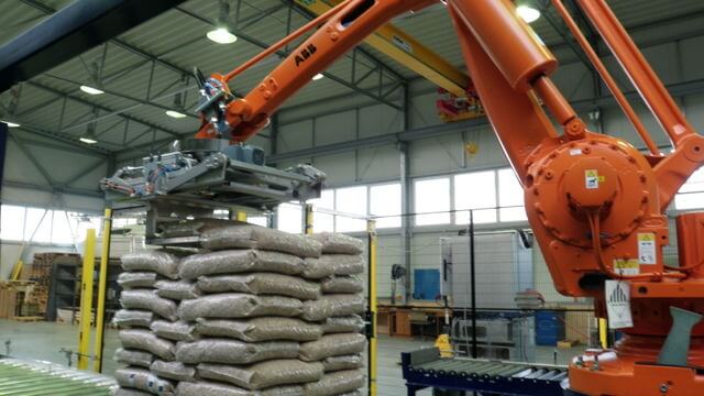 Palettierer für Säcke mit Holzpelleten