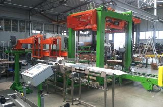 2. Low level palletizer