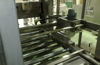 1. Absteigender Palettierer für Trays