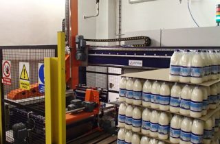 2. Palettierer für PET- und Glassflaschen mit Milch