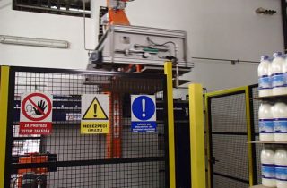 5. Palettierer für PET- und Glassflaschen mit Milch