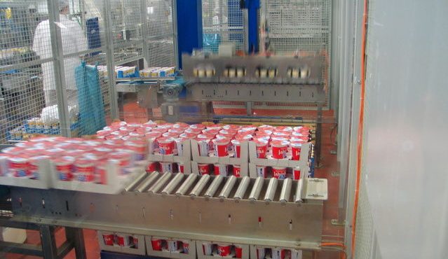 Palletiser for trays with cups