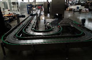 Sorting line for crates with empty bottles