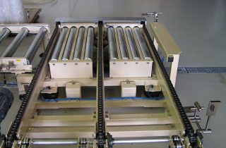 3. Low infeed palletizer for PET bottle packs