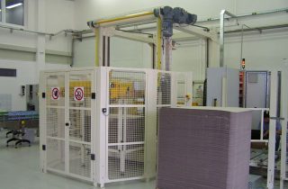 6. Low infeed palletizer for PET bottle packs
