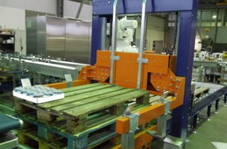 2. Robotická paletizace s ovinovačkou a dopravníky