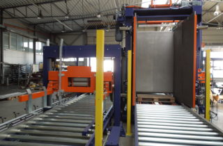 2. DEPALLETIZER OF CANS AD 612