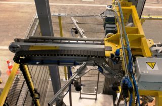 1. AP 112 sestupný paletizátor kartonů pro potravinářství