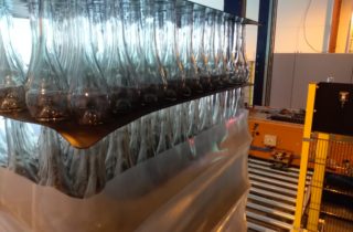 4. DEPALETIZÁTOR NOVÝCH LAHVÍ AD 511