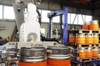 Roboterpalettierung für KEG-Fässer