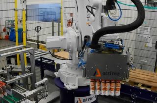 2. Robotic mixing of PET bottles