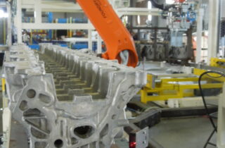 2. Robotická paletizace bloků motorů