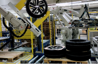 Robotic paletization of wheels