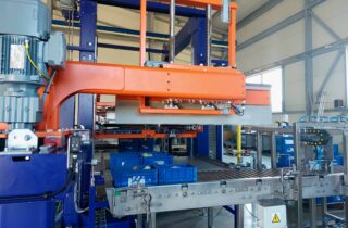 2. Palletizer for plastic boxes AP111
