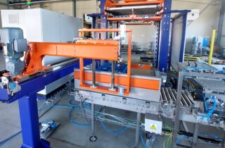 1. Palletizer for plastic boxes AP111